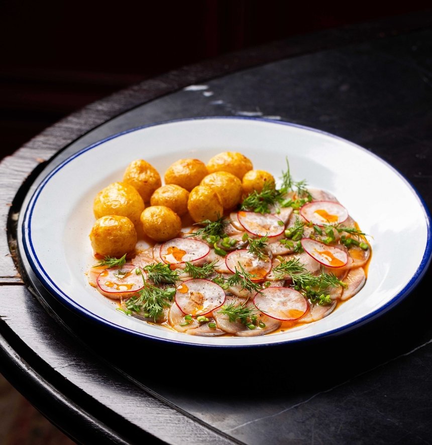 Добірка найкращих закладів Києва з живою музикою: адреси, меню та ціни