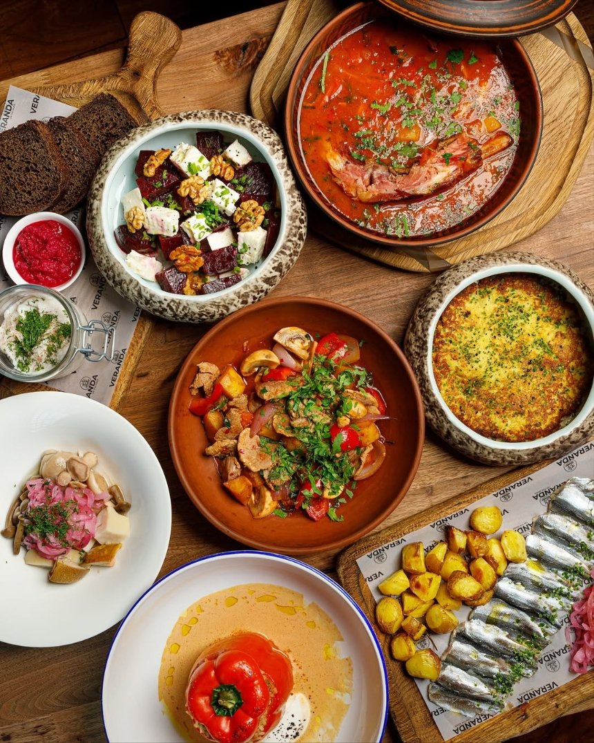 Добірка найкращих закладів Києва з живою музикою: адреси, меню та ціни