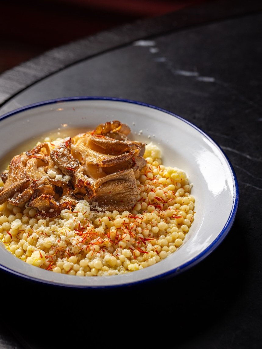 Добірка найкращих закладів Києва з живою музикою: адреси, меню та ціни