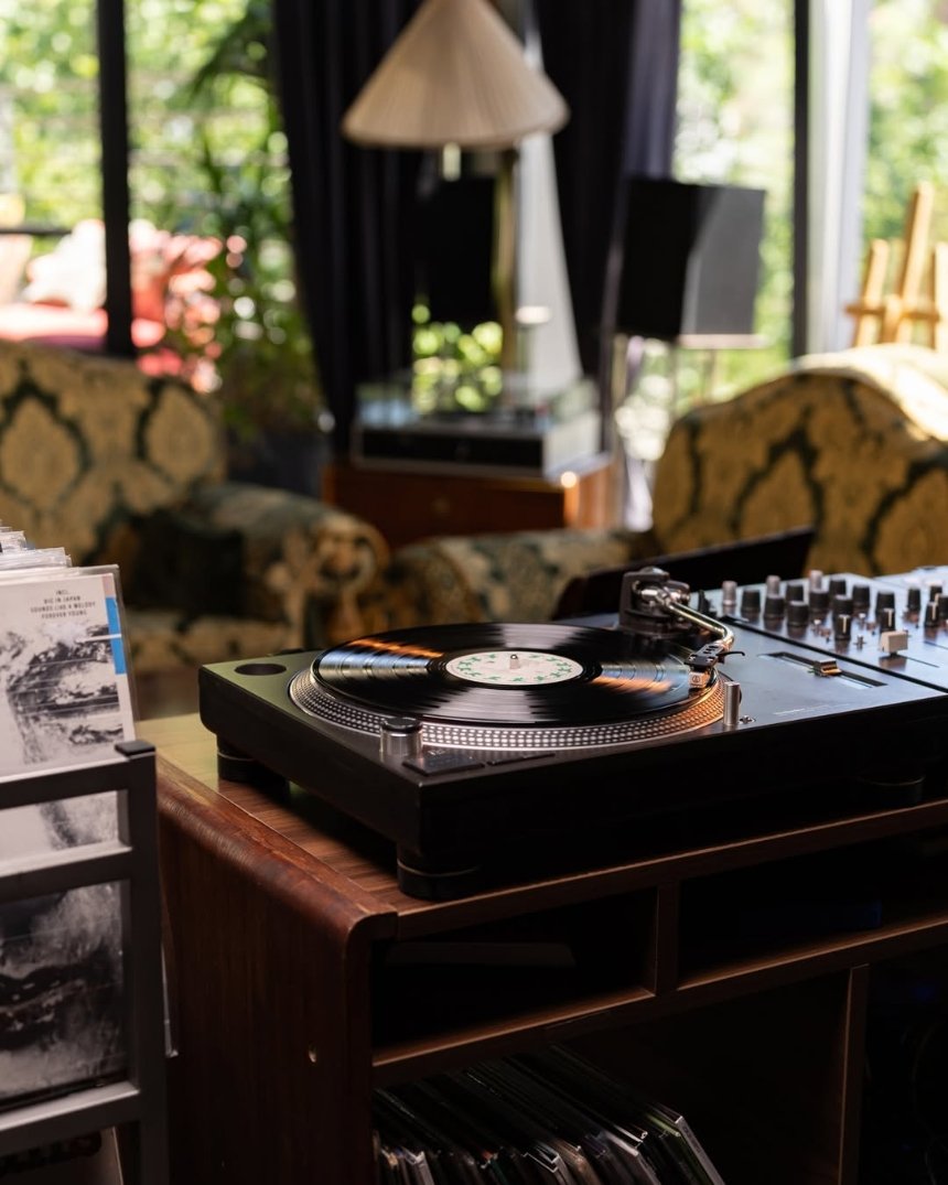 Добірка найкращих закладів Києва з живою музикою: адреси, меню та ціни