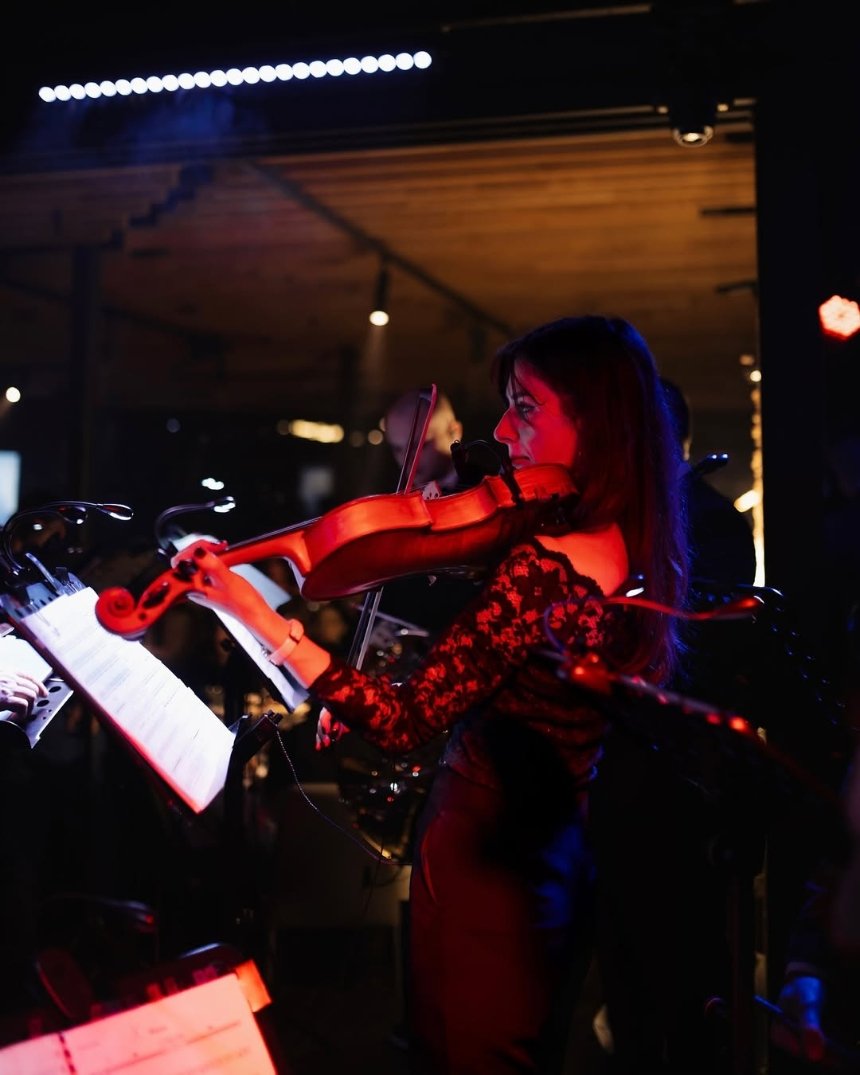 Добірка найкращих закладів Києва з живою музикою: адреси, меню та ціни