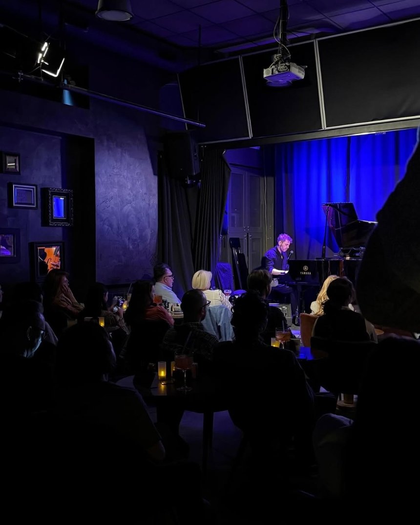 Добірка найкращих закладів Києва з живою музикою: адреси, меню та ціни