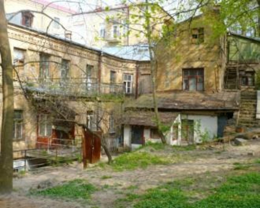 Дом в центре Киева пробыл памятником всего месяц