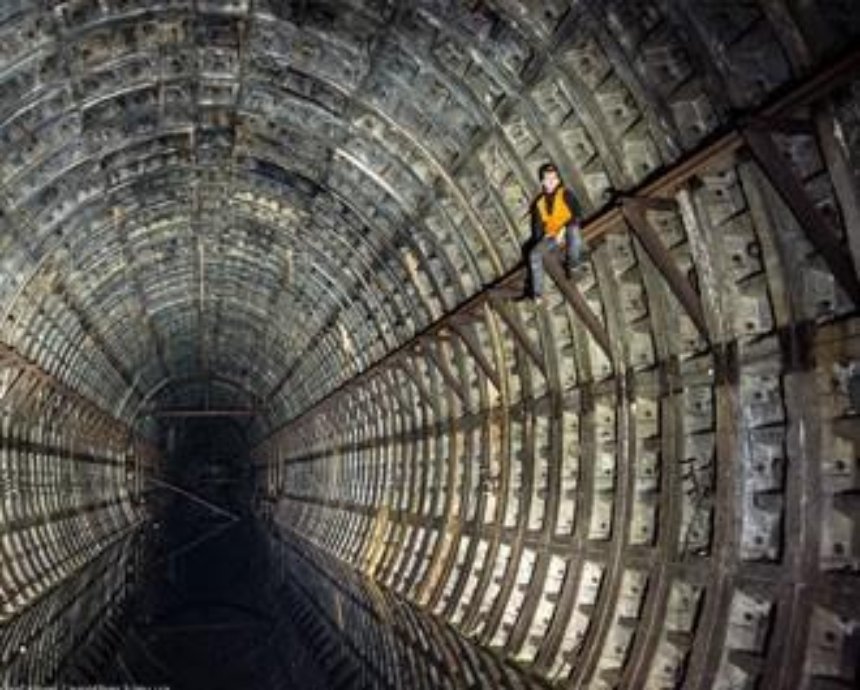 «Заброшенный город»: диггеры в самом масштабном подземном объекте Киева