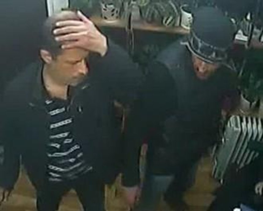 В Киеве бандиты ограбили продавца цветочного магазина (видео)