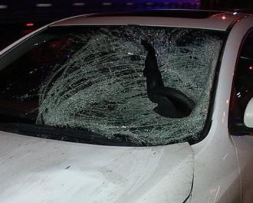 В Киеве под колесами автомобиля погиб перебегавший дорогу мужчина