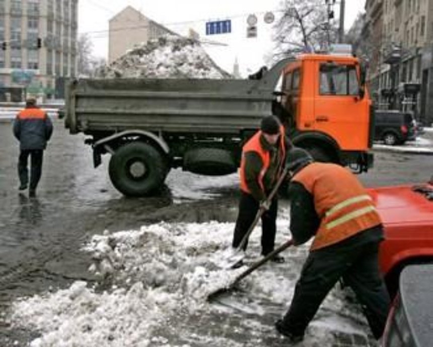 "Киевавтодор" запасся 338 тонн соли на случай снегопадов и гололеда