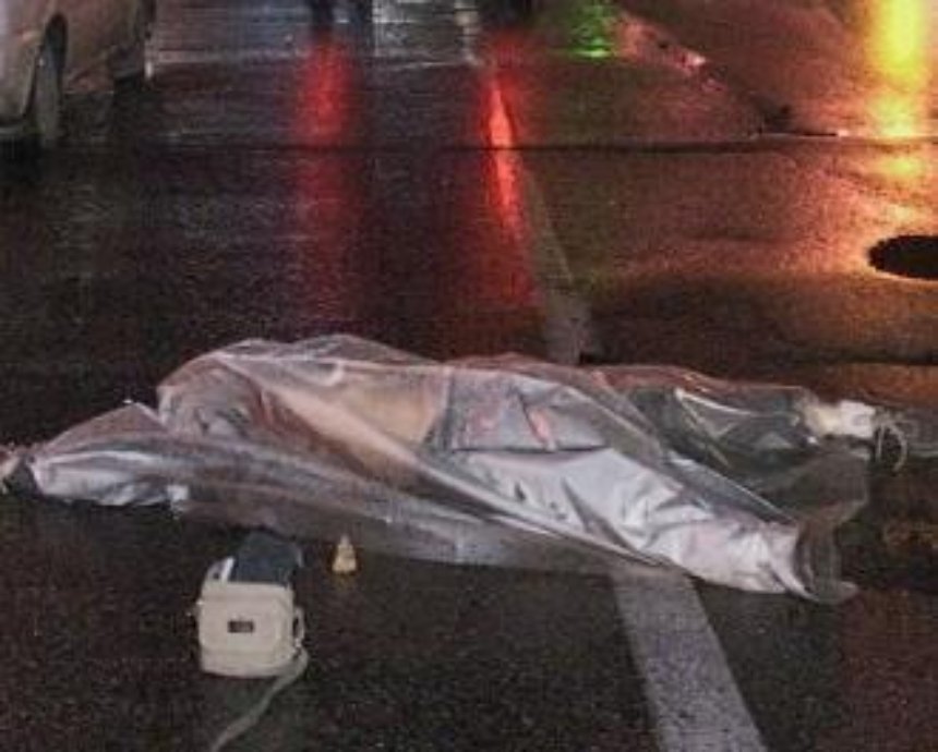 В Киеве автомобиль сбил насмерть пешехода на переходе