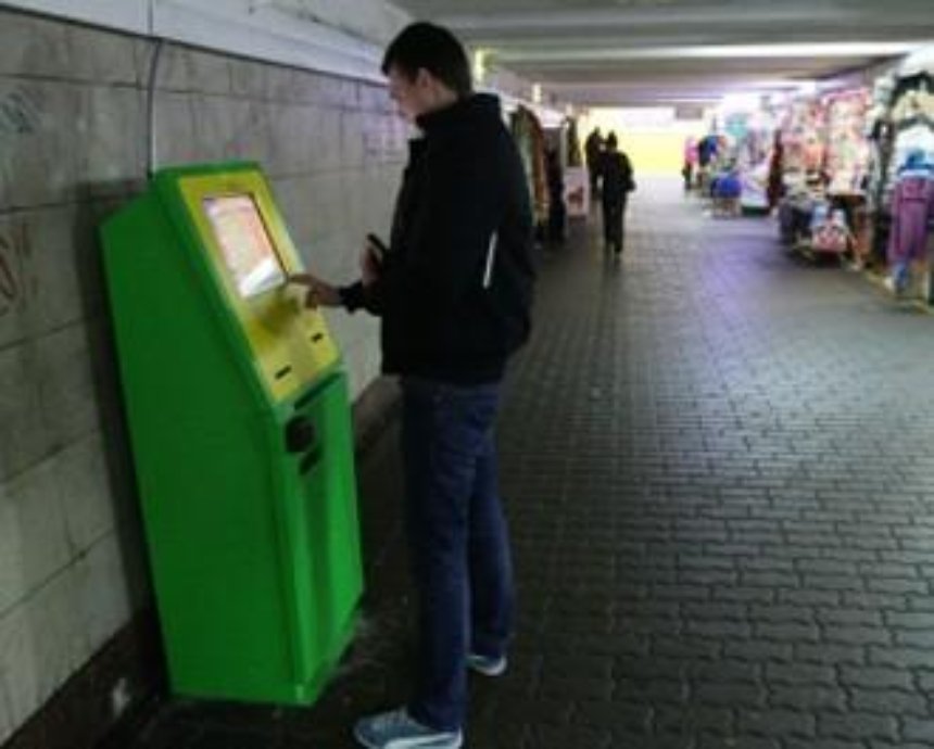 В киевском переходе в открытую развернули казино