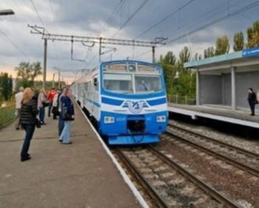 Пассажирам киевской электрички добавили еще один поезд