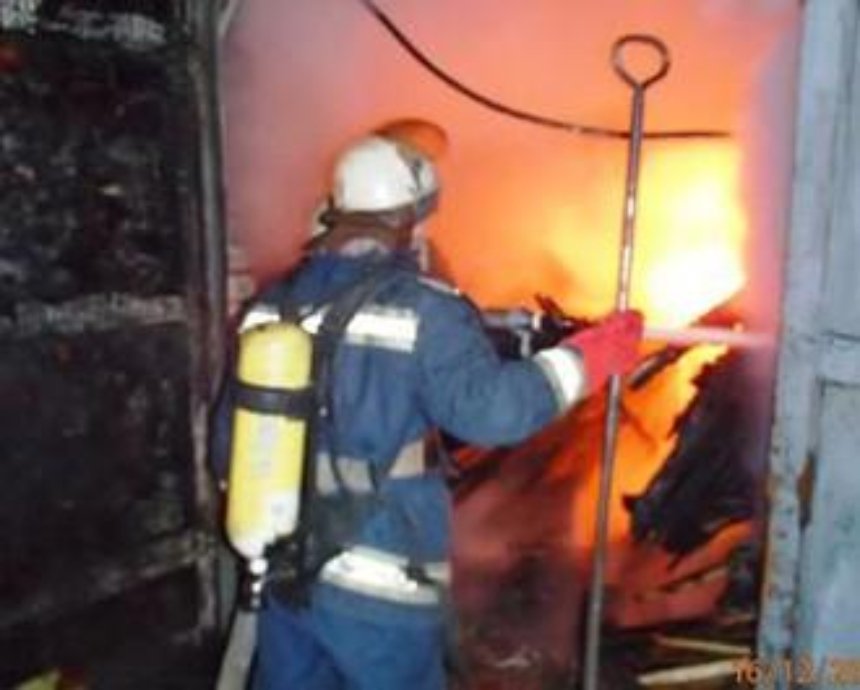 В Киеве сгорел столярный цех