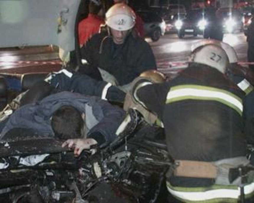В Киеве в жутком лобовом столкновении Hyundai и Subaru погибли оба водителя (фото, видео)
