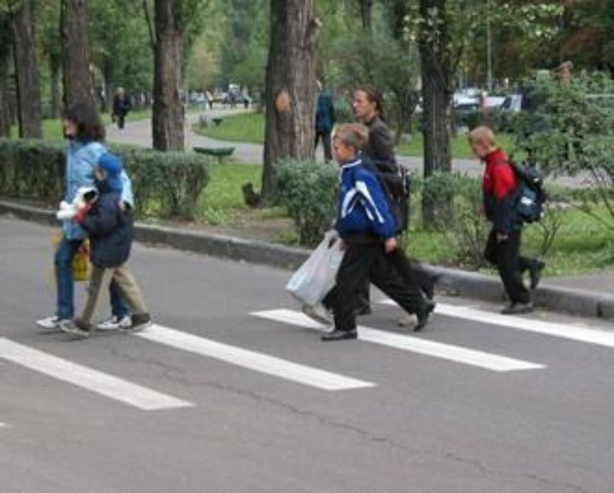 ГАИ напоминает киевским водителям, что у детей начинаются каникулы