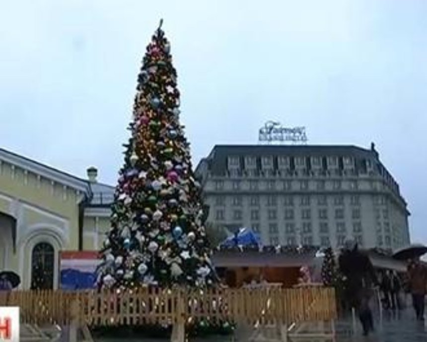 На Почтовой площади столицы открыли европейскую новогоднюю ярмарку
