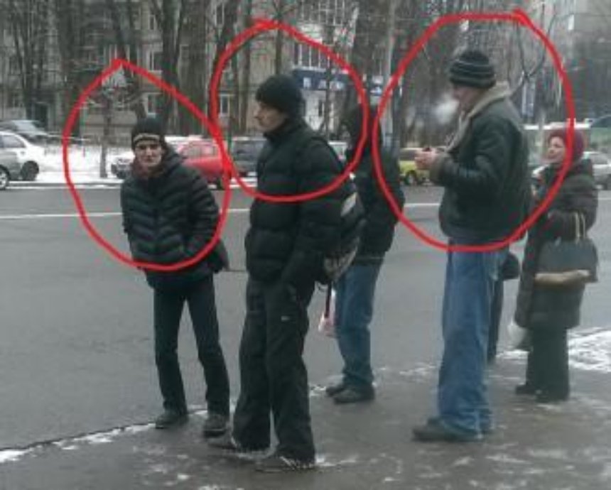 Пользователи соцсетей выложили фото карманников из киевского транспорта