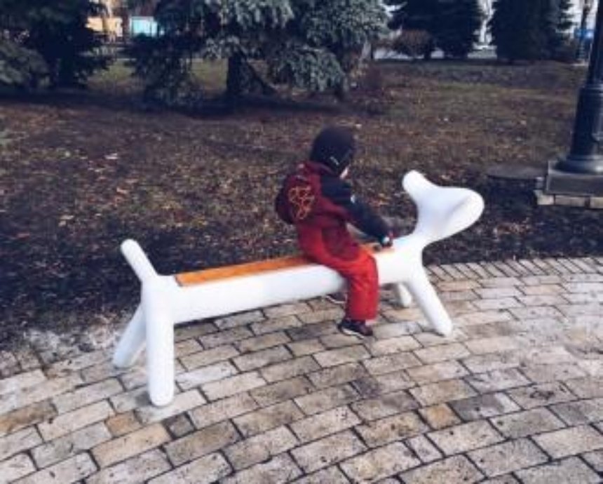 В киевском парке установили креативные лавочки для детей (фото)