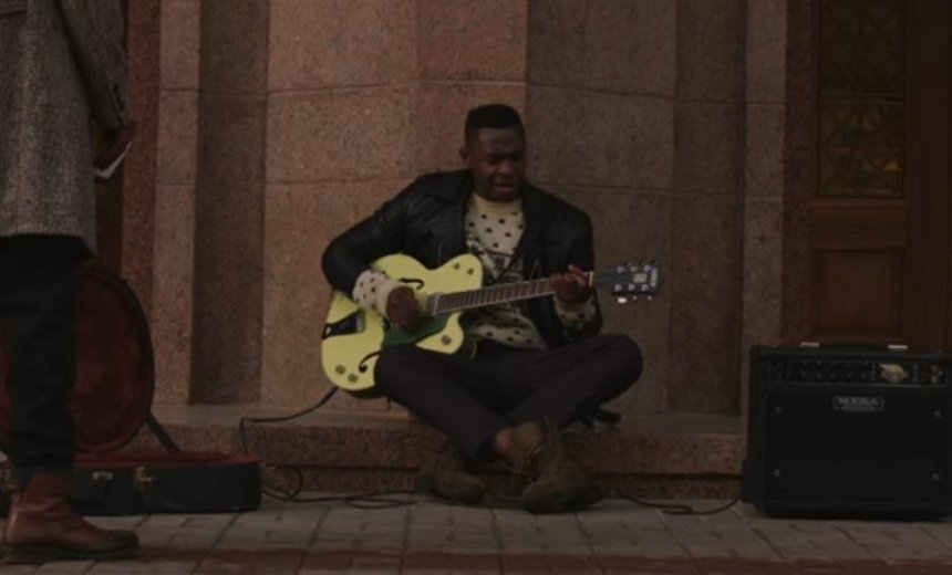 Співак із Нігерії підкорив мережу україномовною піснею (відео)