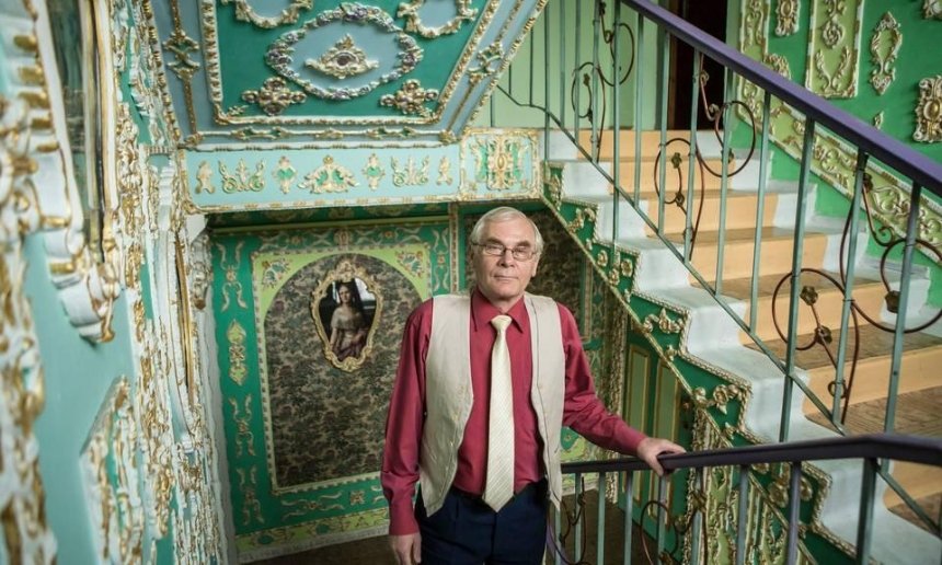 Царский дворец: The Guardian написал о необычном киевском подъезде