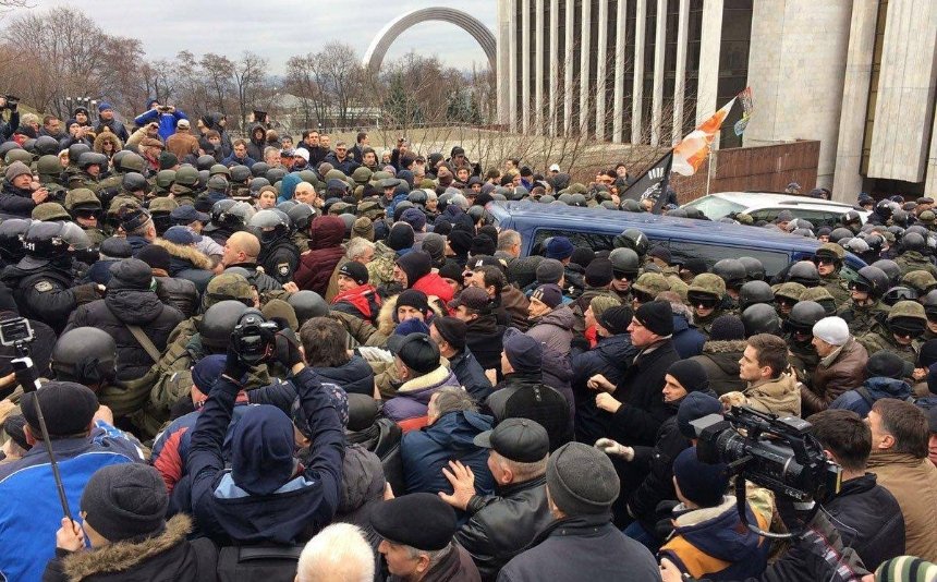 Задержание Саакашвили: столкновения с полицией и пробка в центре (фото, видео)