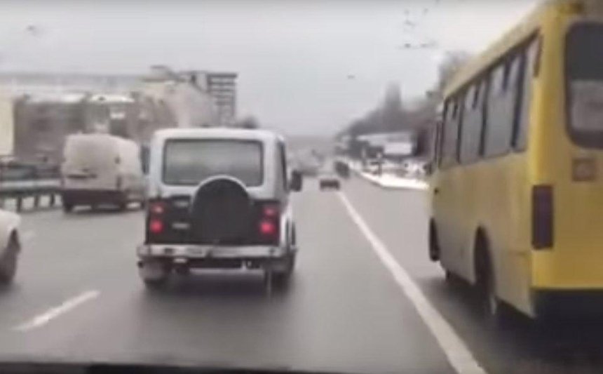 Водитель носился по киевским дорогам со скоростью 220 км/ч (видео)