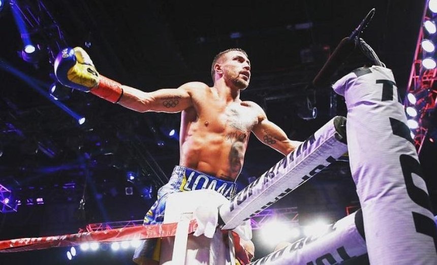Украинского боксера снова признали лучшим в мире