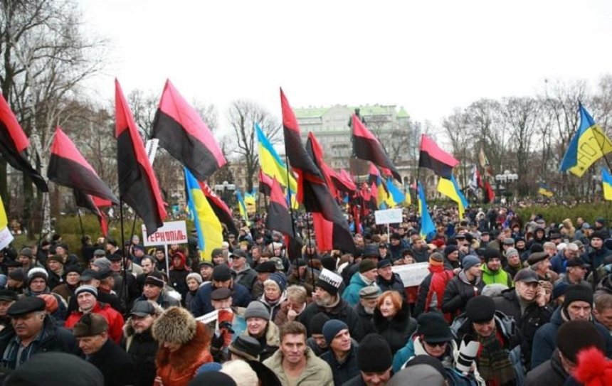 Оппозиция прошла маршем по центру Киева (фото, видео)