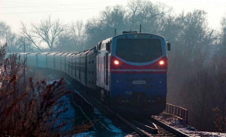 «Укрзализныця» отменит десяток поездов (список)