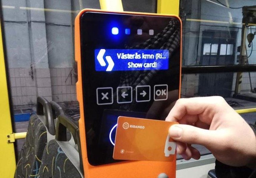 В киевском транспорте начали устанавливать валидаторы для е-билета (фото)