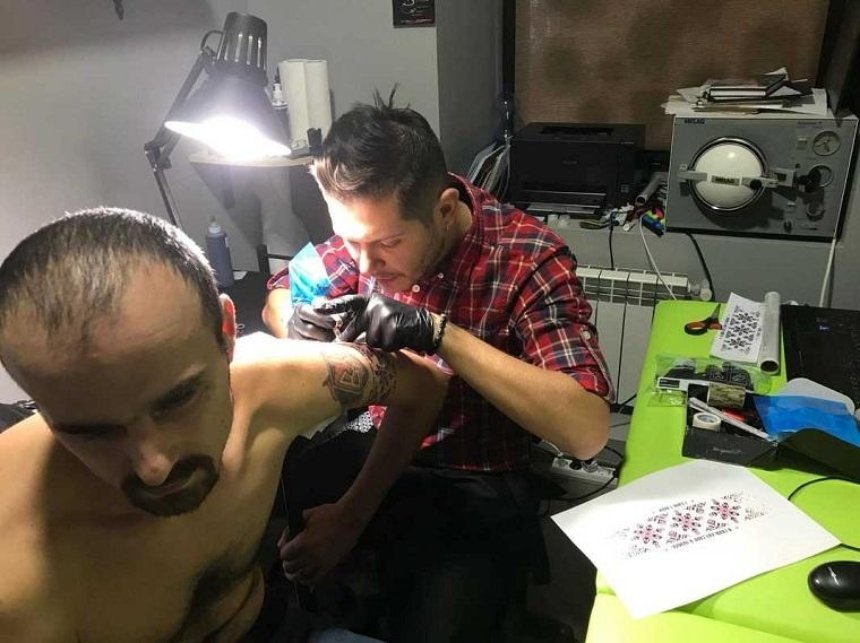 Ветераны АТО создали открыли в центре Киева необычную тату-студию