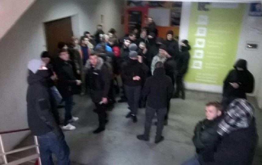 В Киеве националисты штурмовали офис коммунистов (фото, видео)