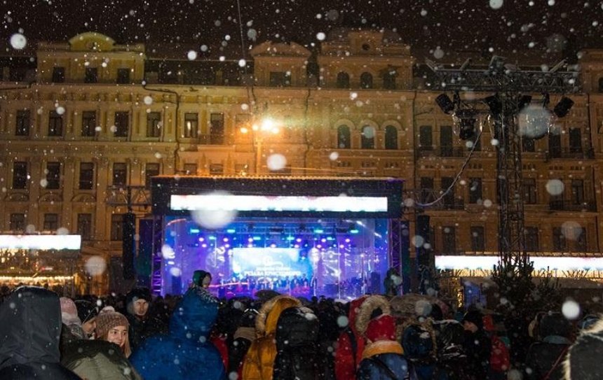 На Софийской площади празднуют Рождество 