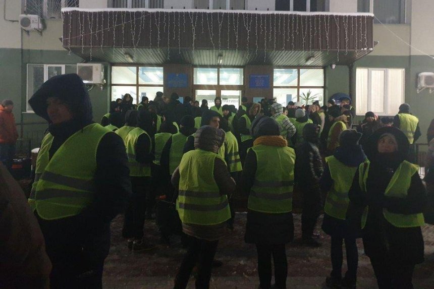 «Жовті жилети» вже в Україні: в Приірпінні протестують проти нового генплану