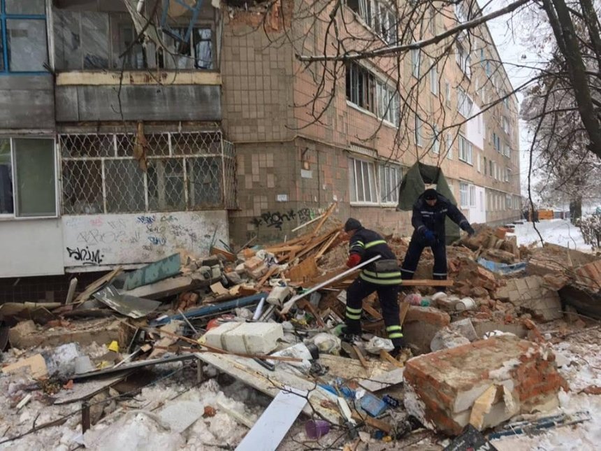 Взрыв в Фастове: из-под завалов достали тела