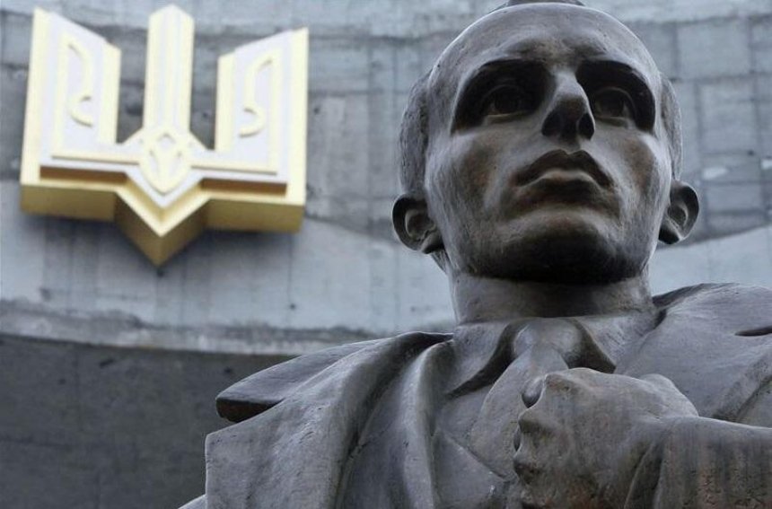 Нардепы предложили вернуть Степану Бандере звание Героя Украины