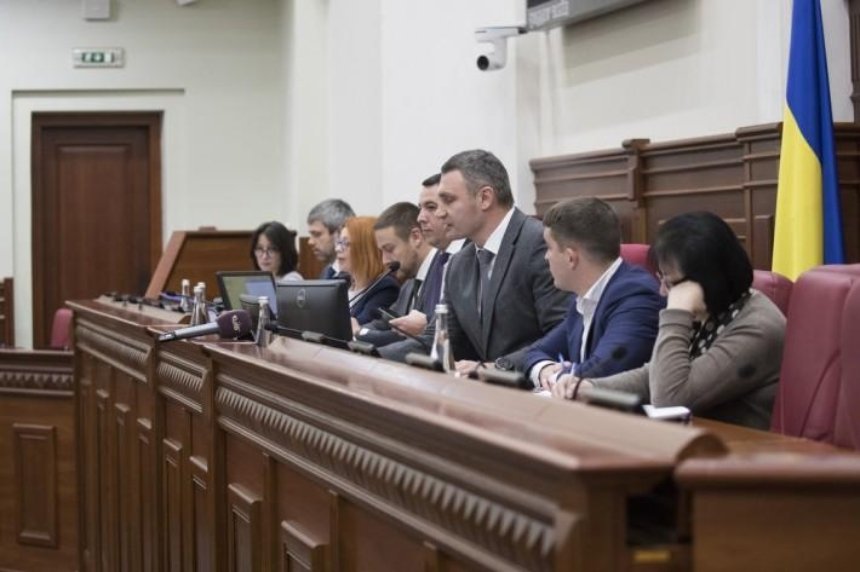 Кличко переконав депутатів підтримати розрив договору із забудовником на Осокорках