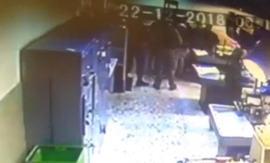 Избиение на кассе супермаркета: в охранной фирме прокомментировали инцидент (видео) 