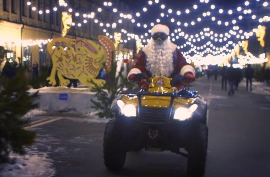 Кличко в образе Святого Николая на квадроцикле поздравил киевлян с праздниками (видео)