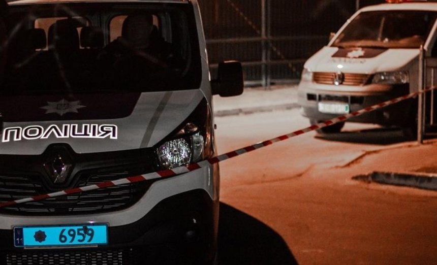 В Голосеевском районе автомобиль наехал на взрывчатку (фото)