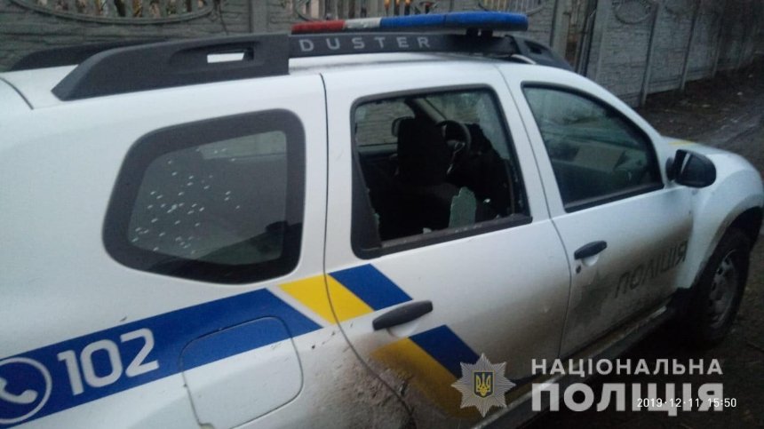 Житель Яготина расстрелял из ружья полицейский автомобиль (фото)