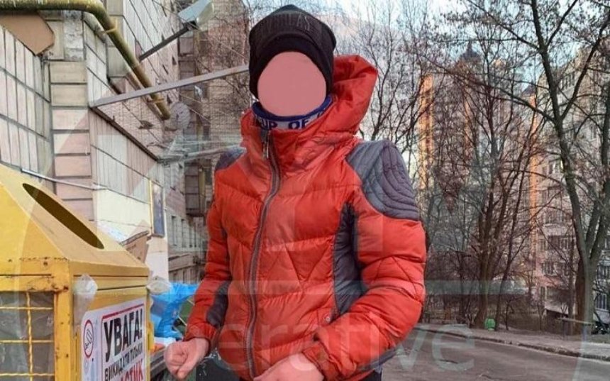 Подросток терроризирует столичную Татарку (фото)