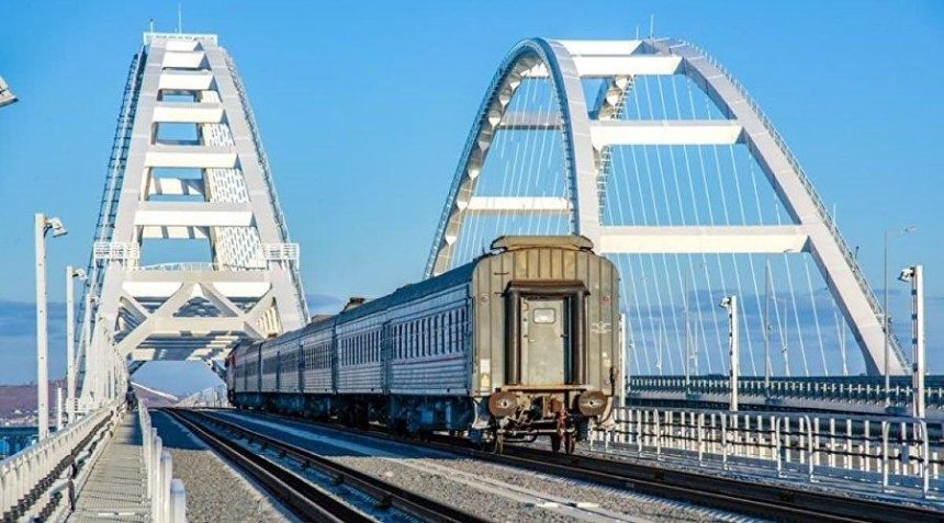 В Украине открыли уголовное дело за проезд российского поезда по «Крымскому мосту»