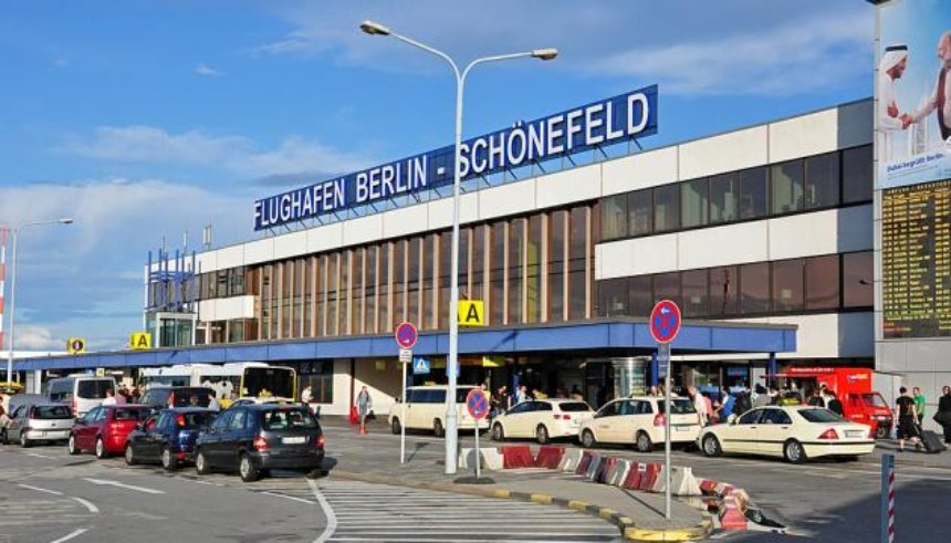49 украинцев застряли в аэропорту Берлина 