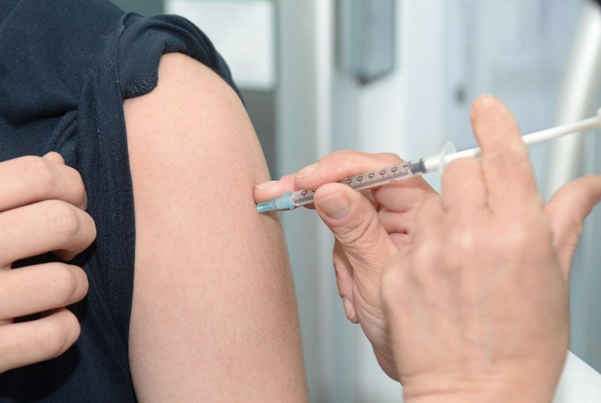 Вакцину от СOVID-19 в Украине зарегистрируют по сокращенной процедуре