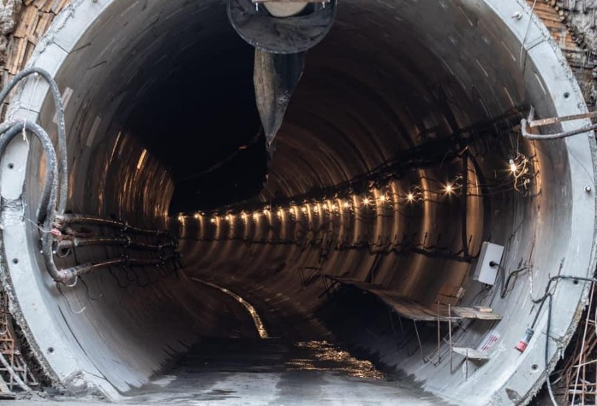 Метро на Виноградарь: рабочие проложили полкилометра туннеля