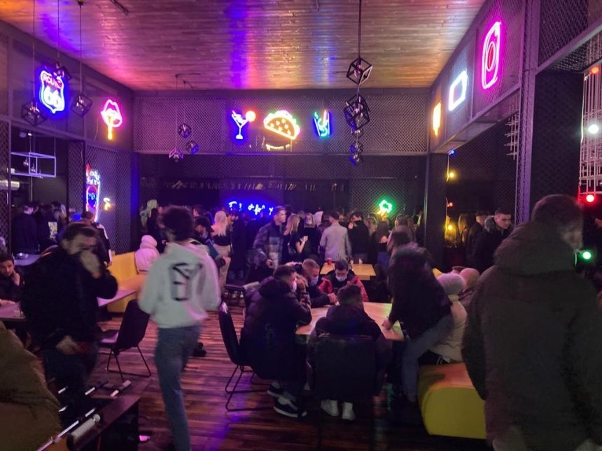 В Киеве закрыли ночной клуб, в котором отдыхали полтысячи посетителей