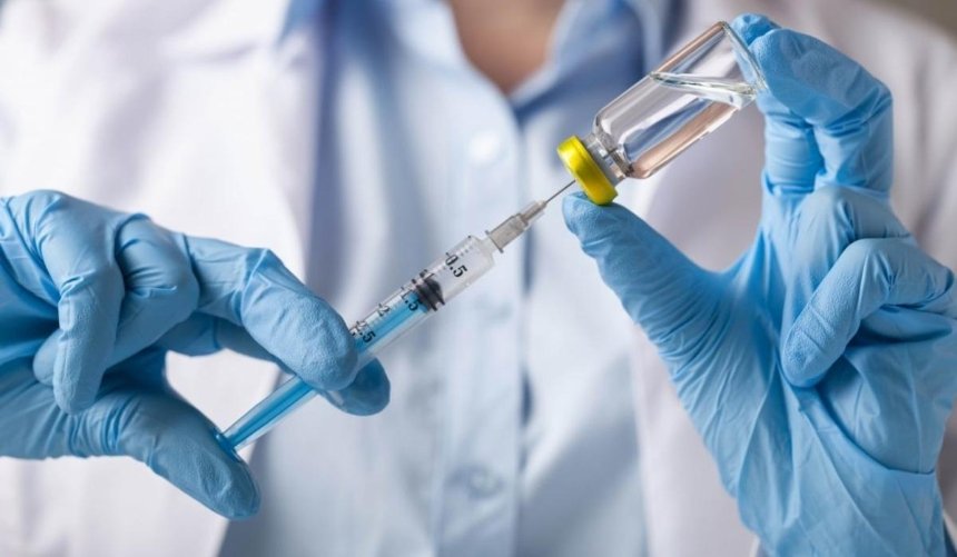 Украина подала первую часть заявки на получение вакцины от коронавируса