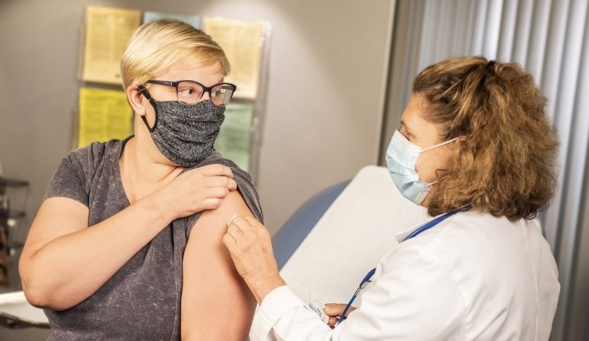 В Национальном институте рака рассказали об особенностях вакцинации онкопациентов