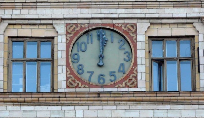 У Києві відновив роботу найбільший механічний годинник