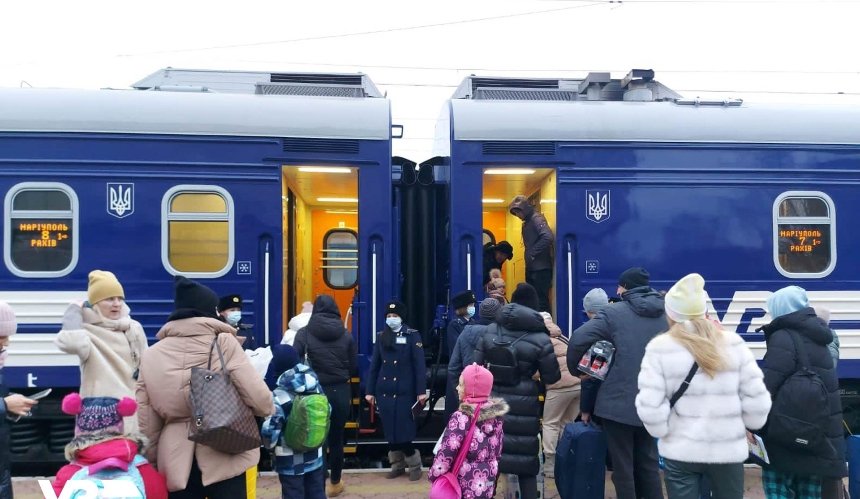 «Укрзалізниця» запустила поезд с новыми вагонами: что там есть