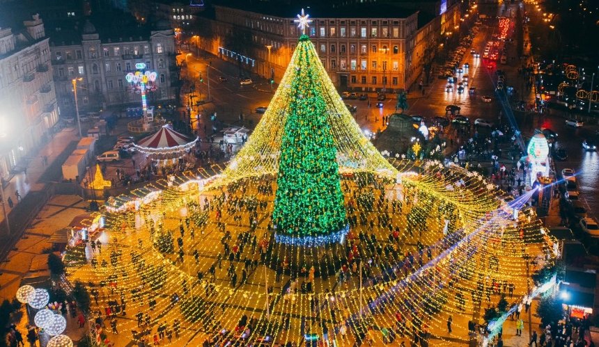 Стало известно, какой будет елка на Софийской площади в ближайшие два года